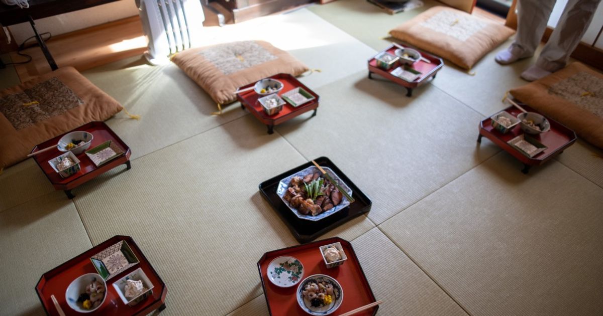 Preview image for Between the Tatami and the Tenjō